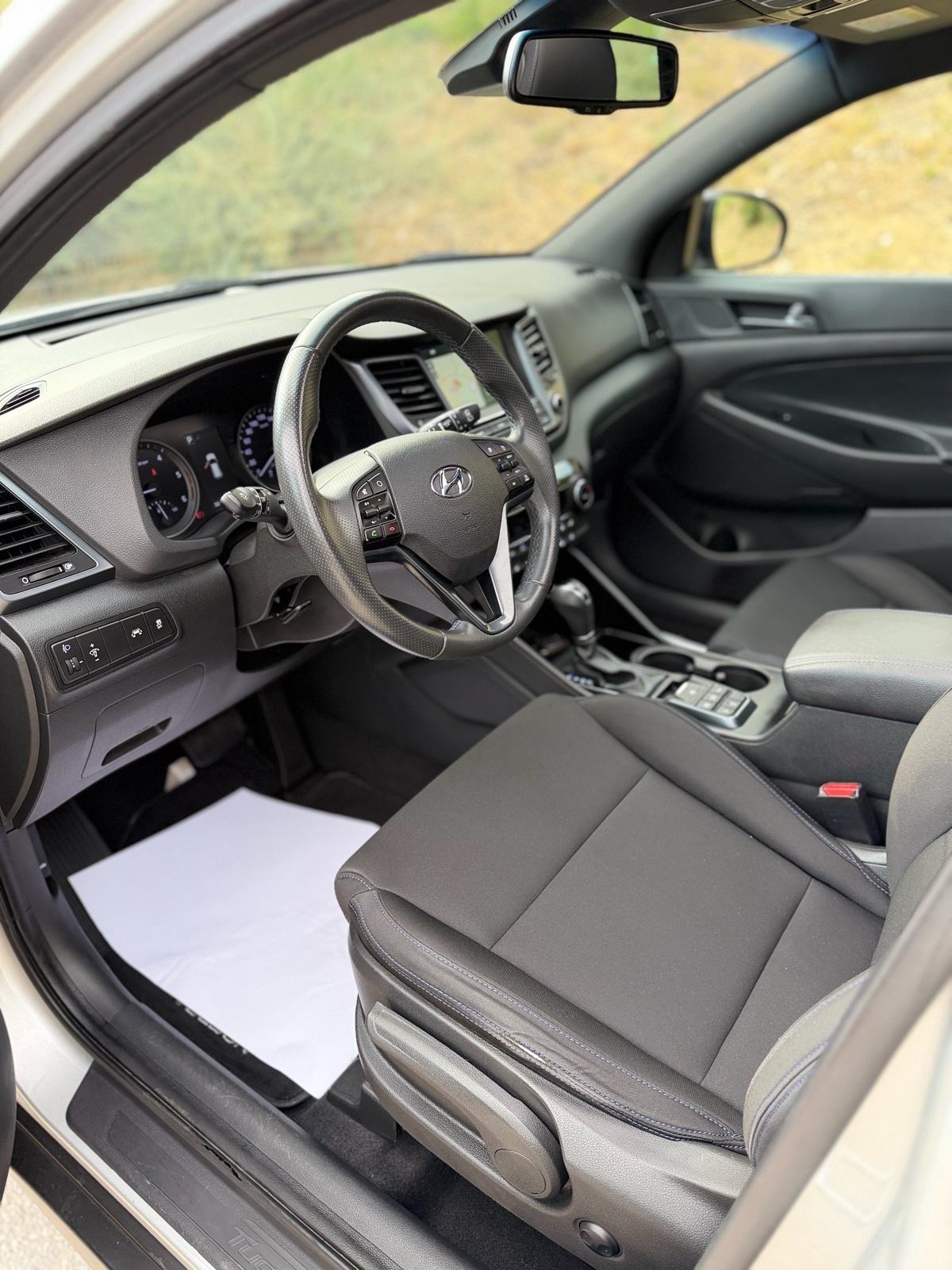 Hyundai Tucson 1.7 CRDi Automatik Pano Navi / Jamstvo, fotografija 9