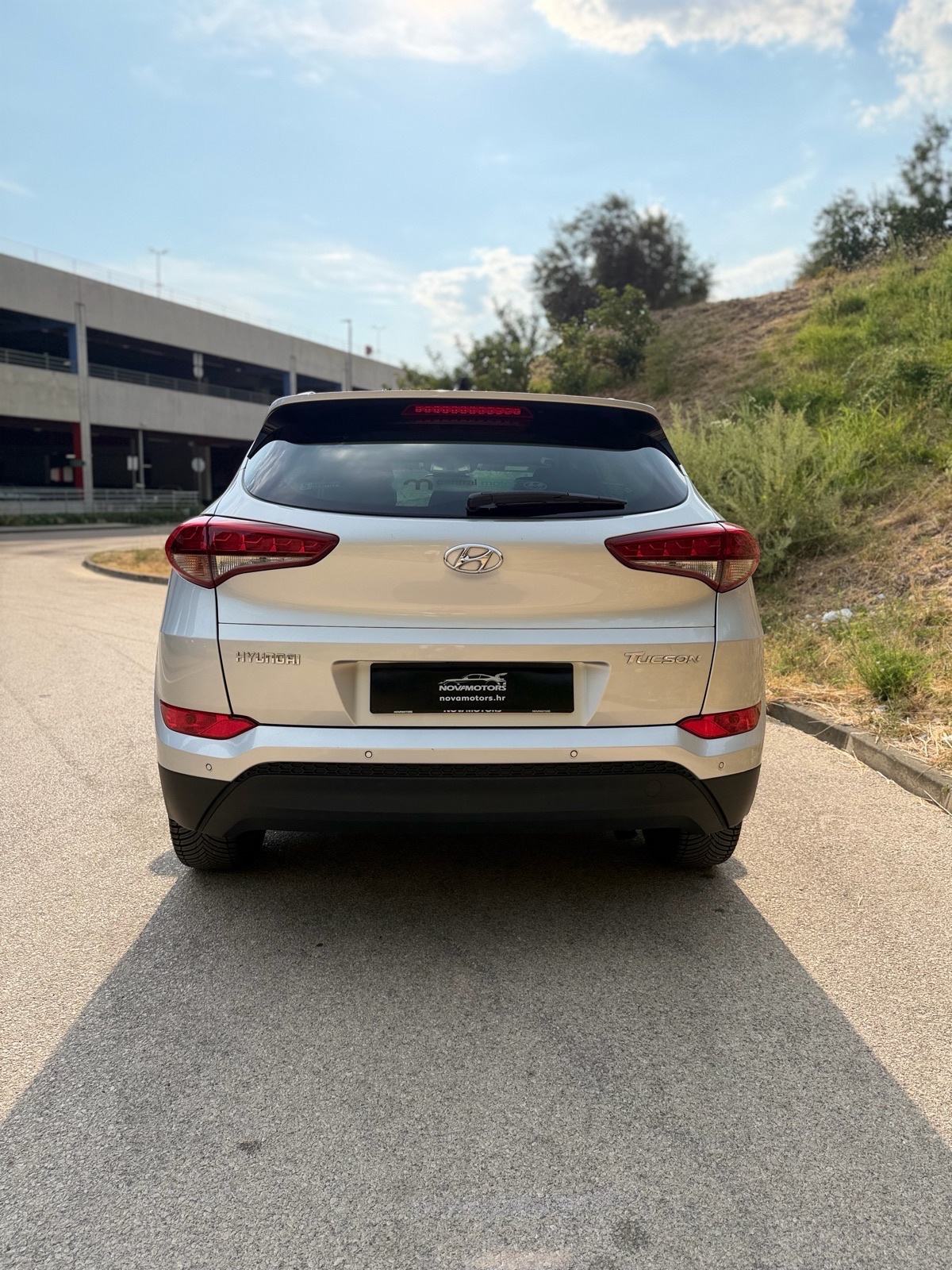 Hyundai Tucson 1.7 CRDi Automatik Pano Navi / Jamstvo, fotografija 5