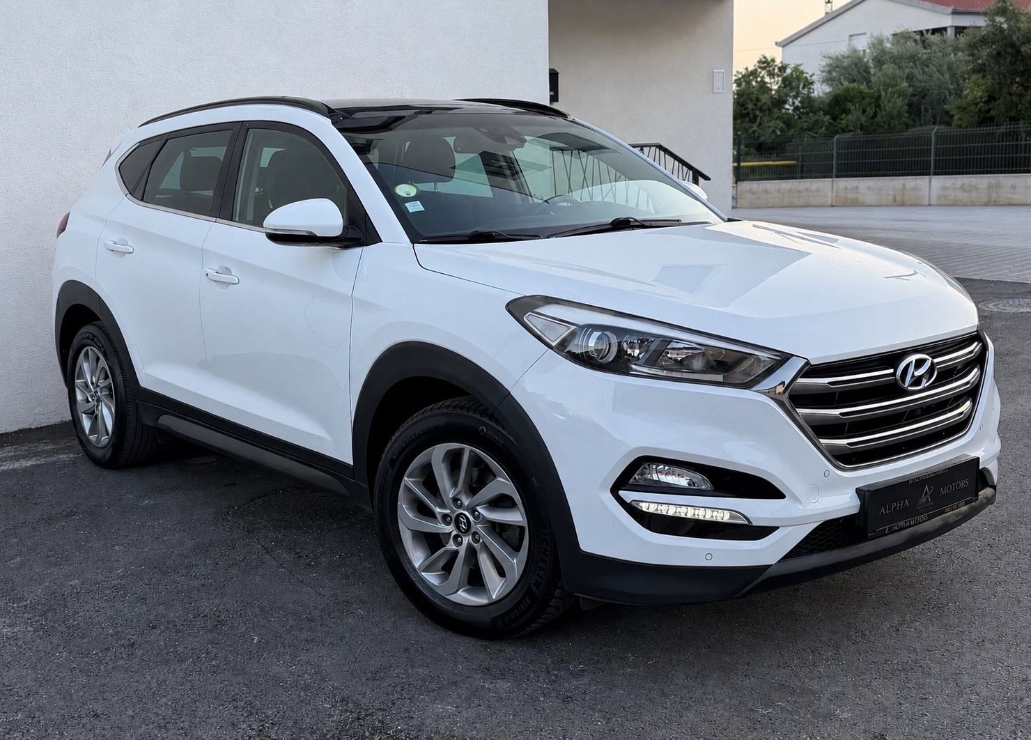 Hyundai Tucson 1,7 CRDi CREATIVE/ AUTOMATIK/PANORAMA✅JAMSTVO 12 MJ, fotografija 3