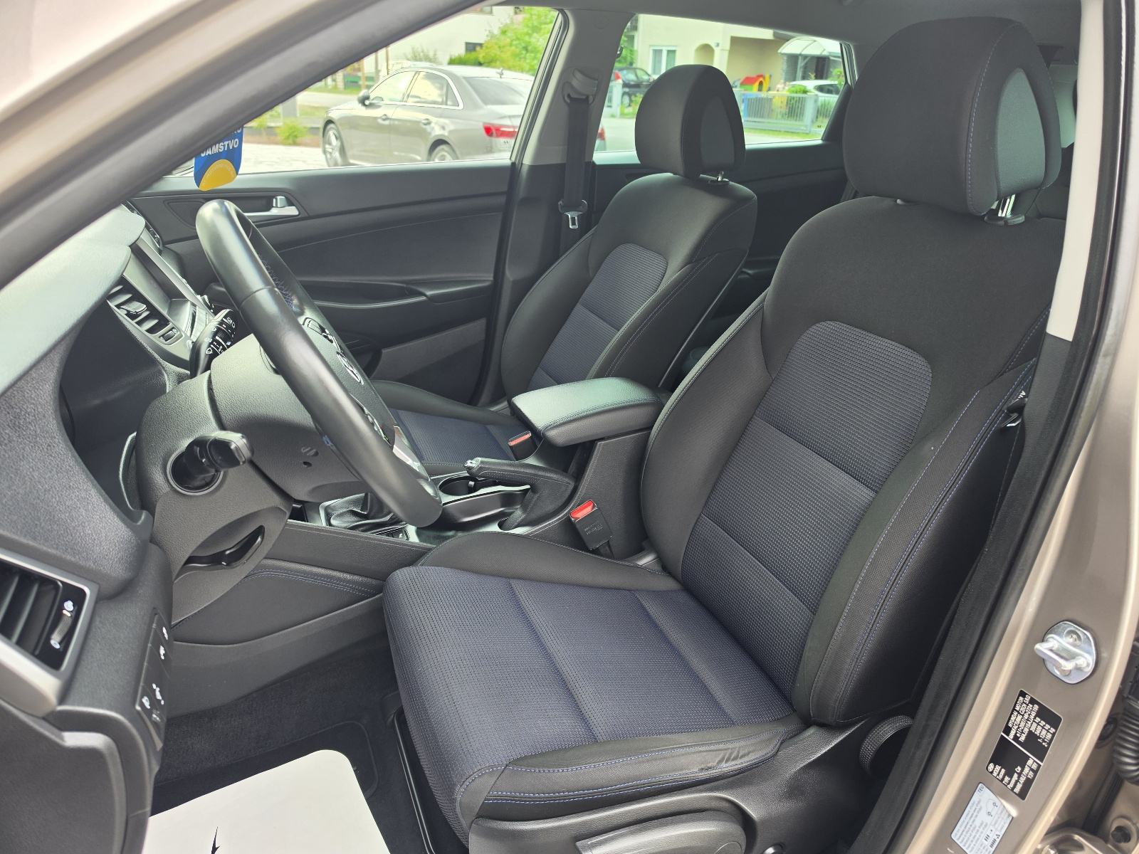 Hyundai Tucson 1,7 CRDi CREATIVE NAVI KAMERA KEYLESS *GARANCIJA**, fotografija 8