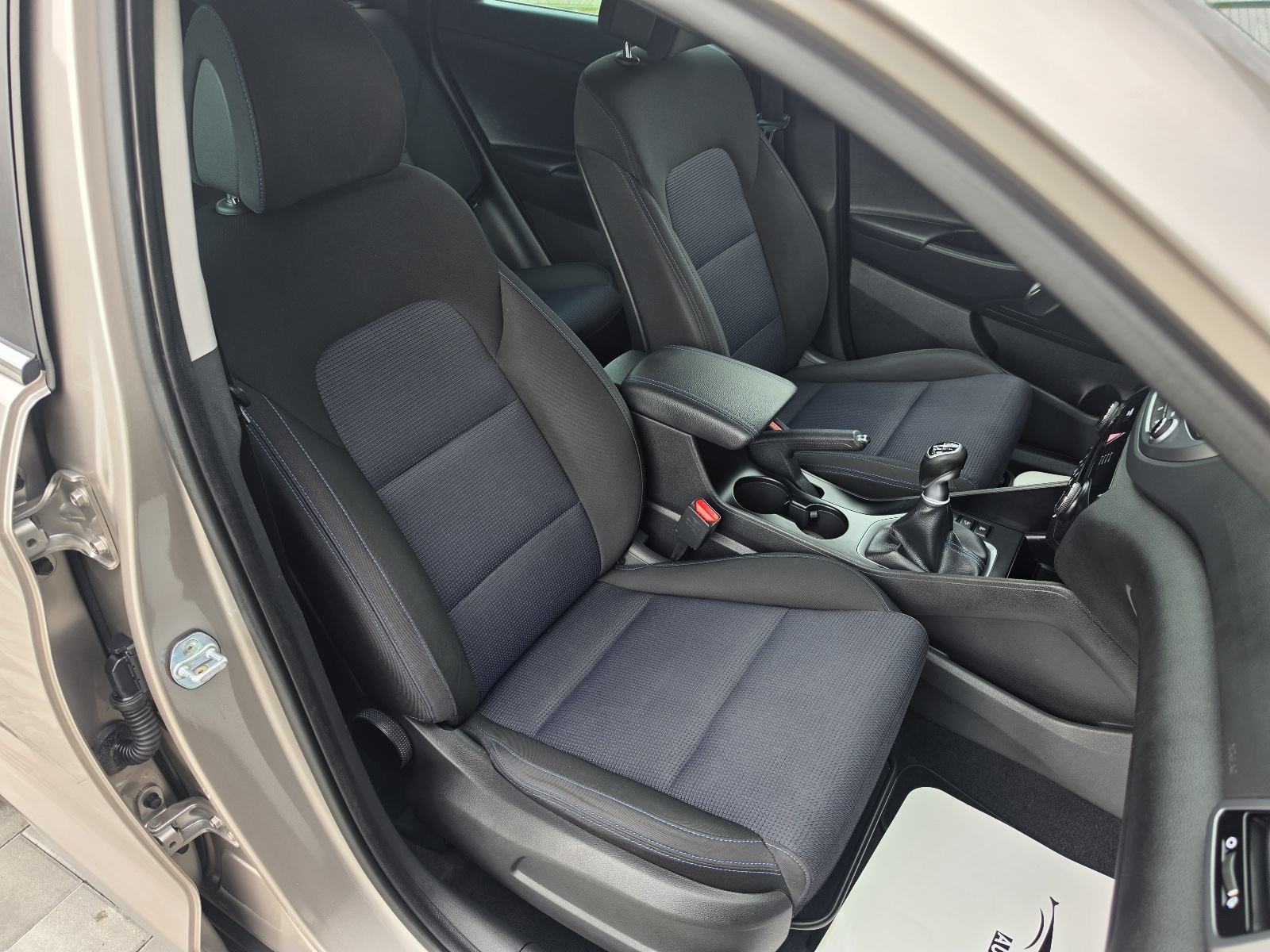 Hyundai Tucson 1,7 CRDi CREATIVE NAVI KAMERA KEYLESS *GARANCIJA**, fotografija 13