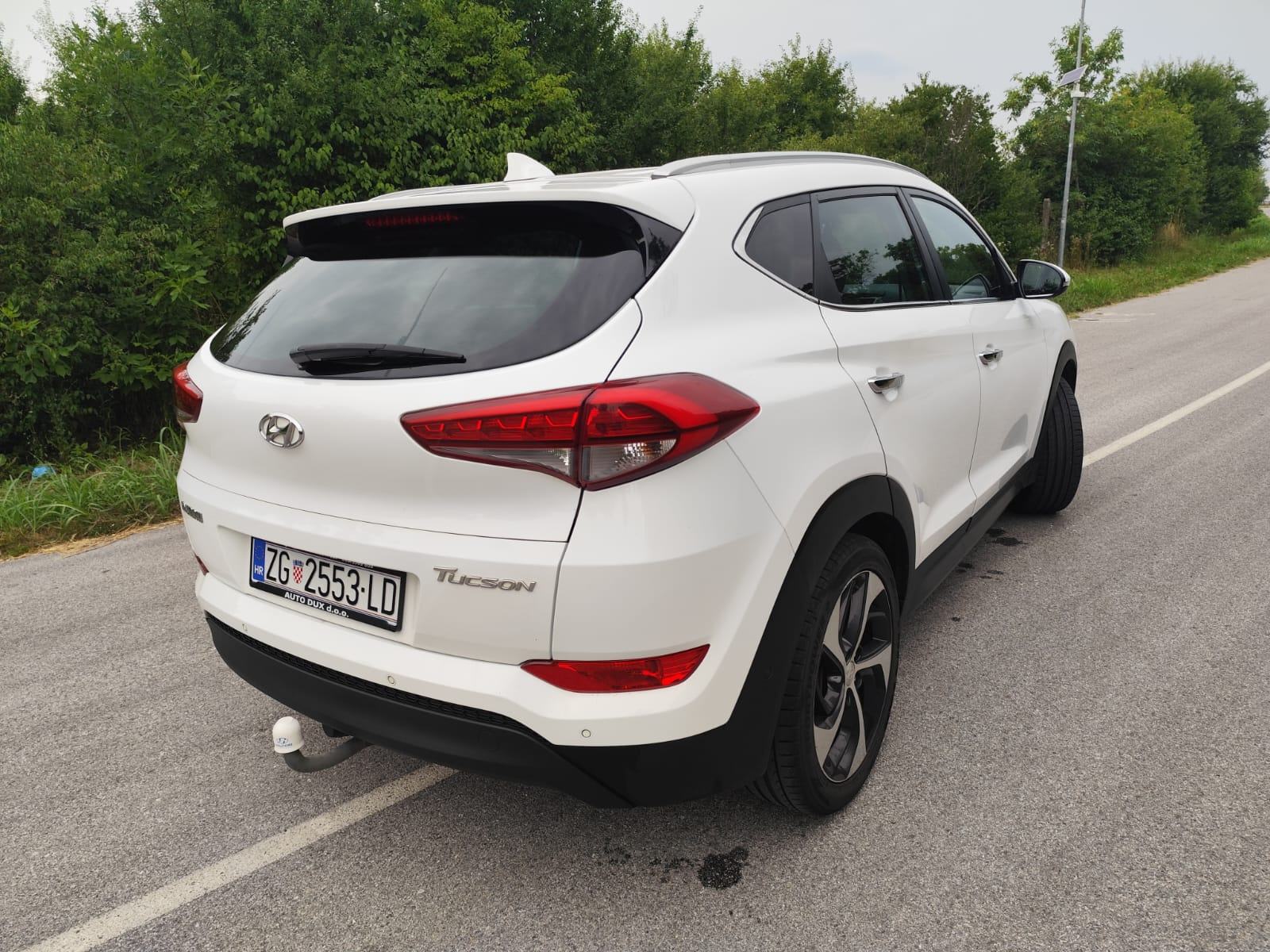 Hyundai Tucson 1.7 CRDi ***FULL*HLAĐENJE SJEDALA*BI XENON*SERVISNA***, fotografija 11