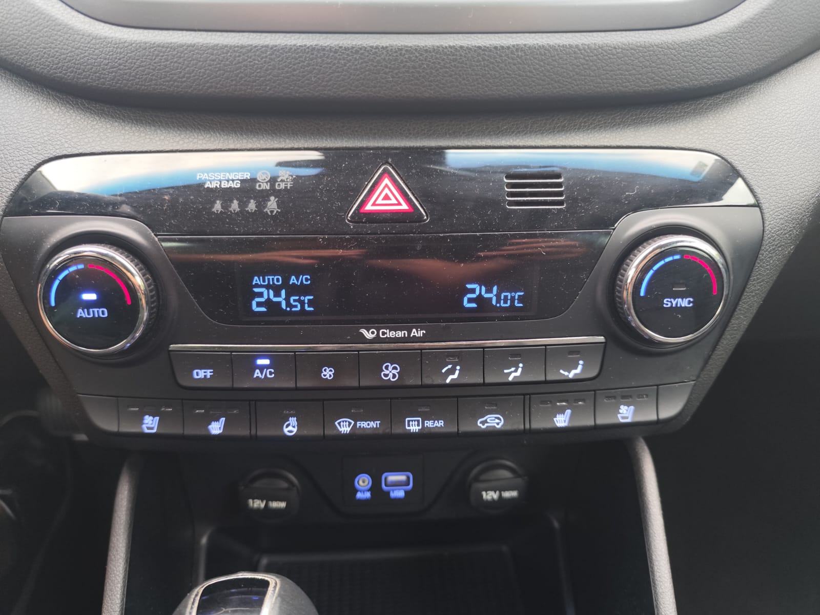 Hyundai Tucson 1.7 CRDi ***FULL*HLAĐENJE SJEDALA*BI XENON*SERVISNA***, fotografija 17