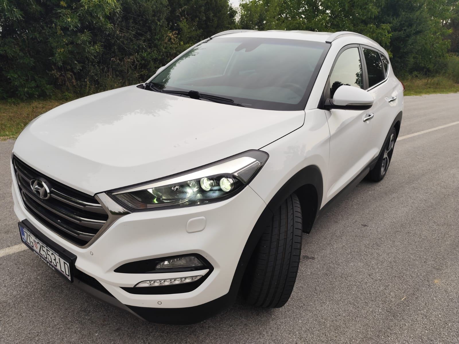 Hyundai Tucson 1.7 CRDi ***FULL*HLAĐENJE SJEDALA*BI XENON*SERVISNA***, fotografija 7