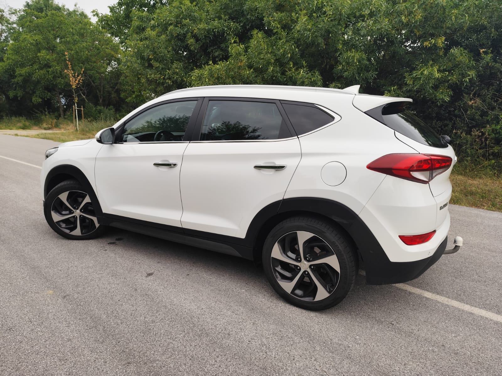 Hyundai Tucson 1.7 CRDi ***FULL*HLAĐENJE SJEDALA*BI XENON*SERVISNA***, fotografija 13