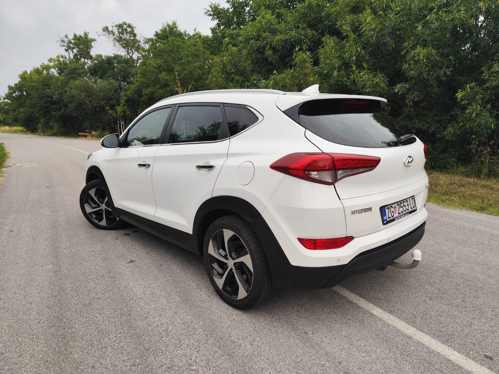 Hyundai Tucson 1.7 CRDi ***FULL*HLAĐENJE SJEDALA*BI XENON*SERVISNA***, fotografija 15