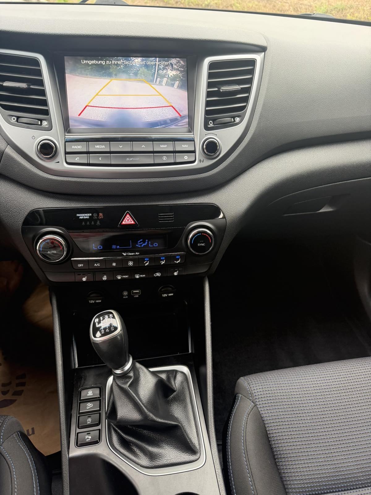 Hyundai Tucson 1.7 CRDI led navi zad kamera servisna !TOP STANJE!, fotografija 12