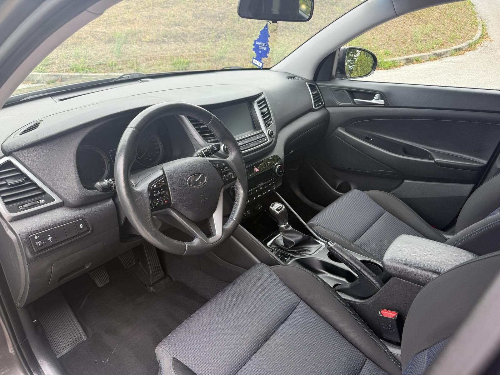 Hyundai Tucson 1.7 CRDI led navi zad kamera servisna !TOP STANJE!, fotografija 14