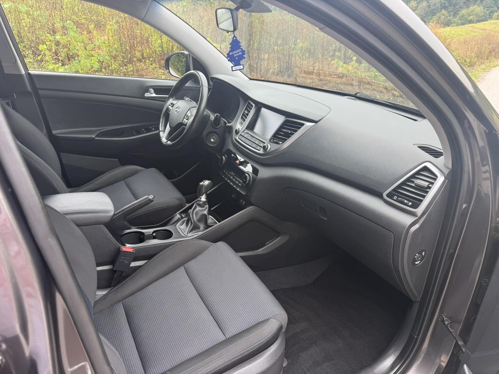 Hyundai Tucson 1.7 CRDI led navi zad kamera servisna !TOP STANJE!, fotografija 13