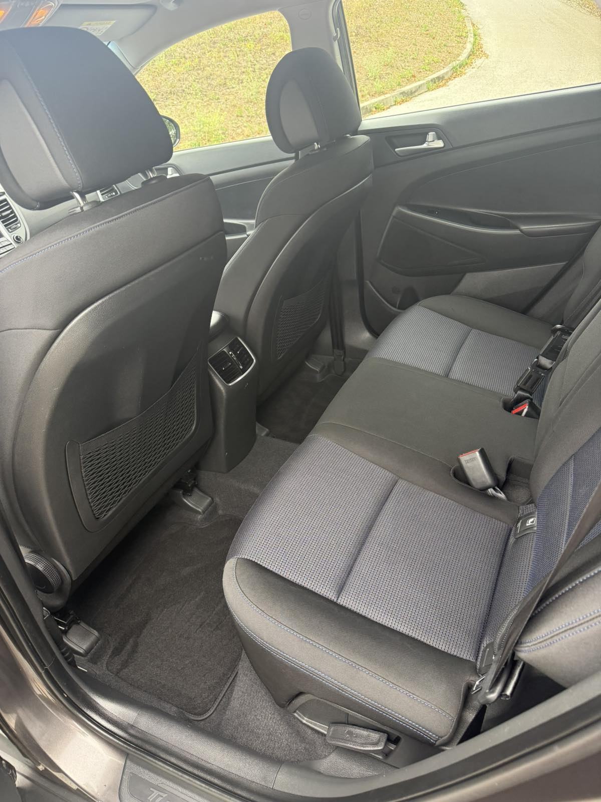 Hyundai Tucson 1.7 CRDI led navi zad kamera servisna !TOP STANJE!, fotografija 15