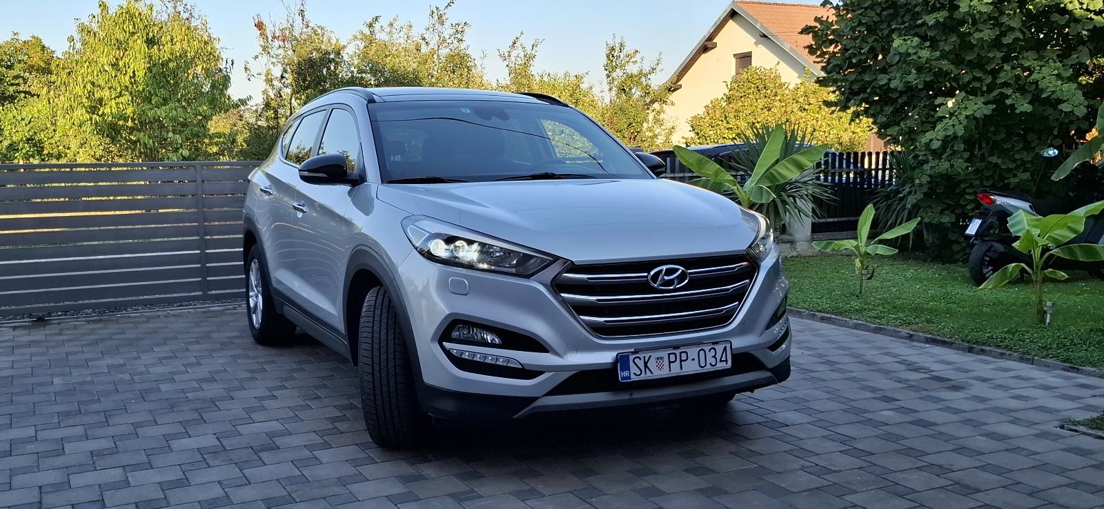Hyundai Tucson 1,7 CRDi Premium, fotografija 1