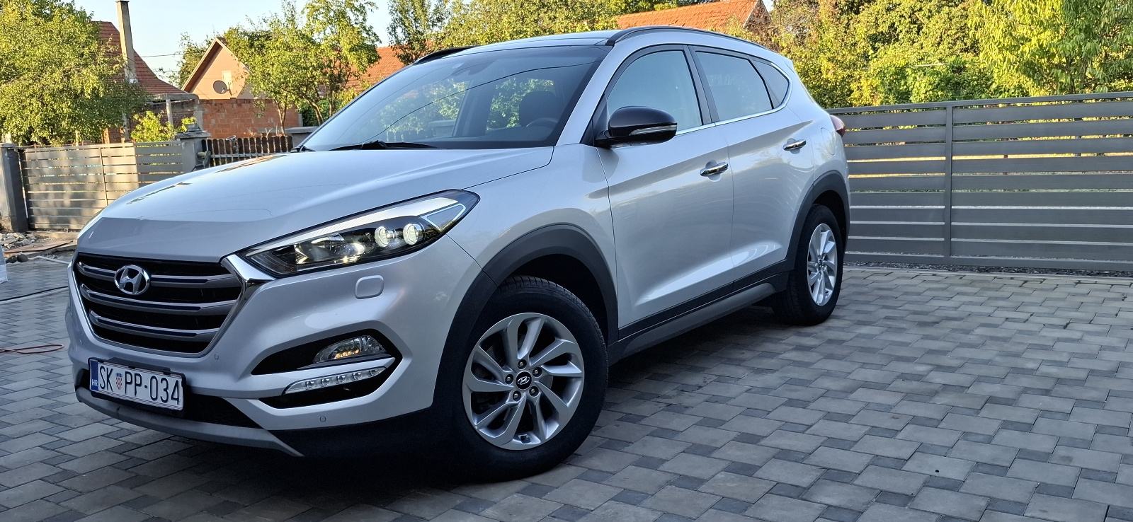 Hyundai Tucson 1,7 CRDi Premium, fotografija 2