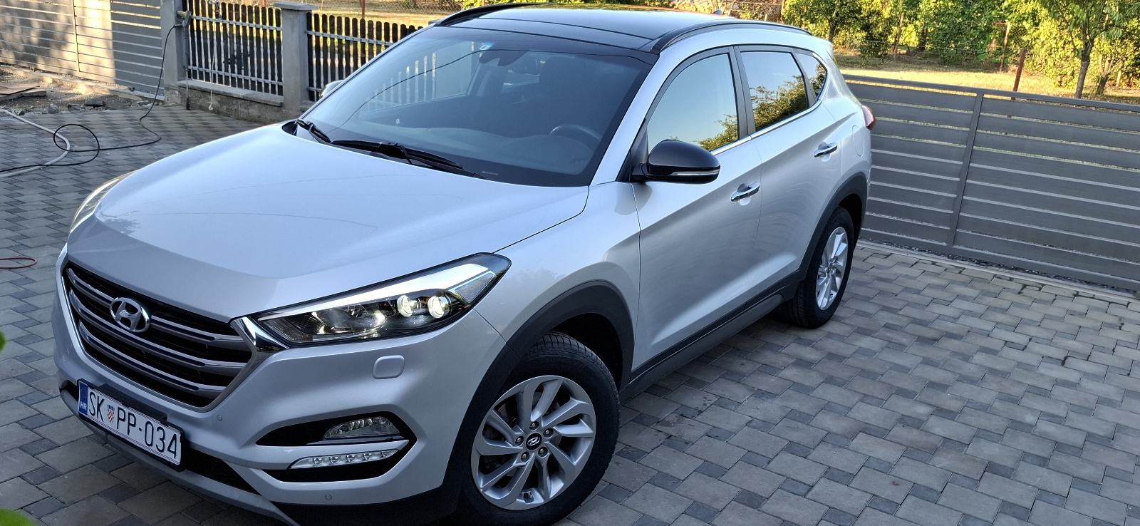Hyundai Tucson 1,7 CRDi Premium, fotografija 3