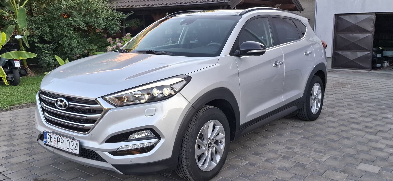 Hyundai Tucson 1,7 CRDi Premium, fotografija 12