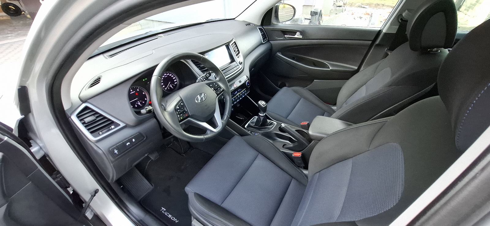 Hyundai Tucson 1,7 CRDi Premium, fotografija 19
