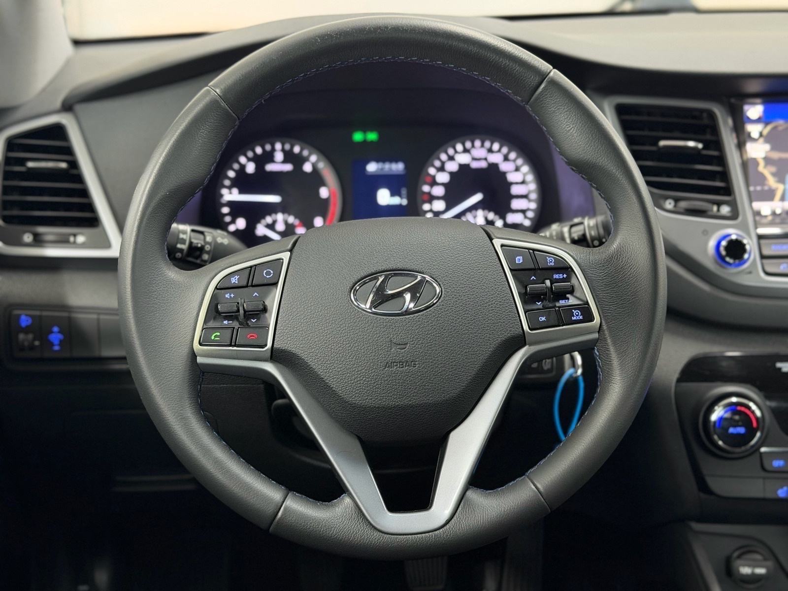 Hyundai Tucson 1.7 CRDi | Prvi vlasnik | NAVI | Kamera | Odličan!, fotografija 11