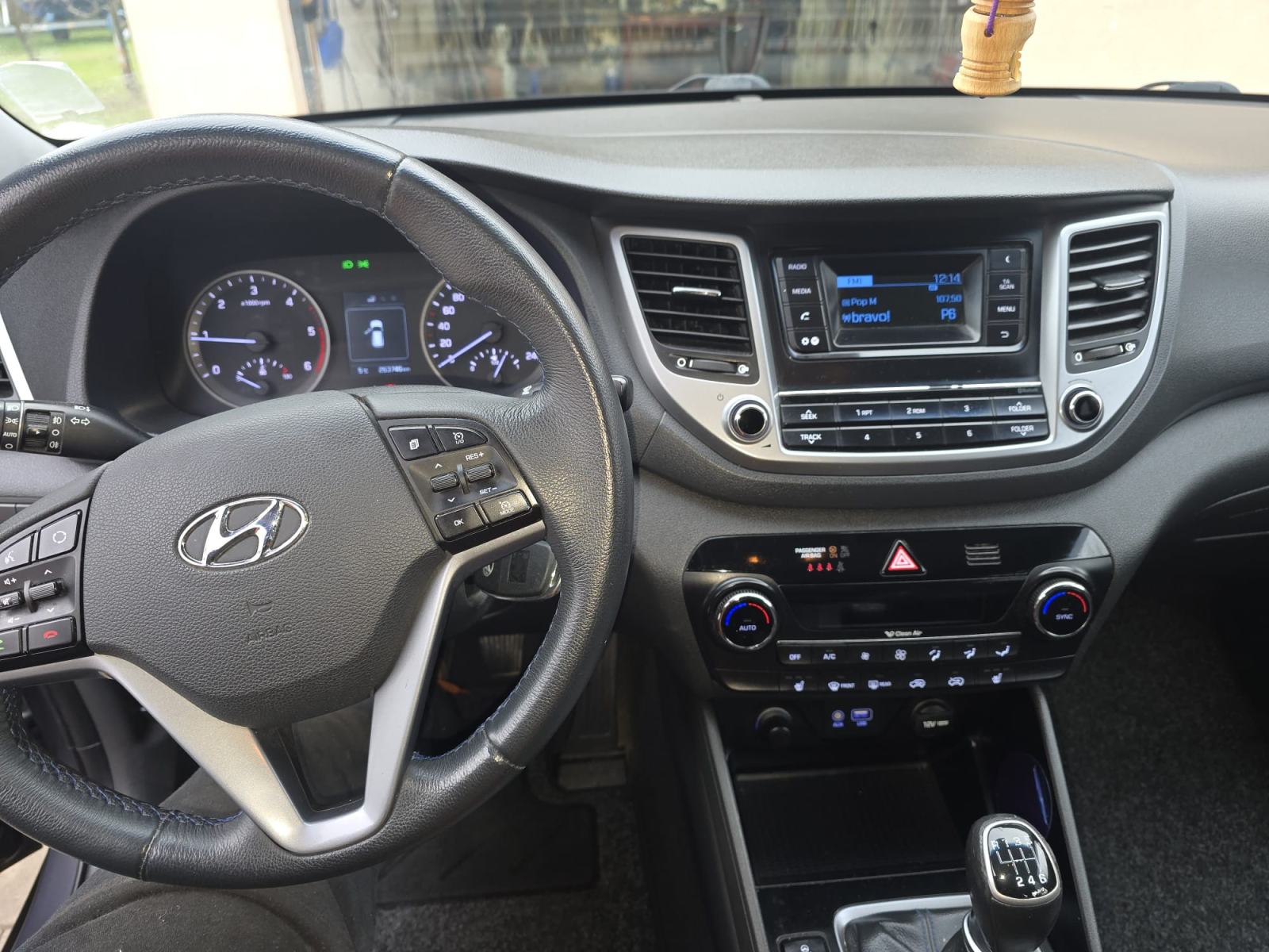 Hyundai Tucson 1.7 CRDi SERVISIRAN ISPRAVAN, fotografija 5