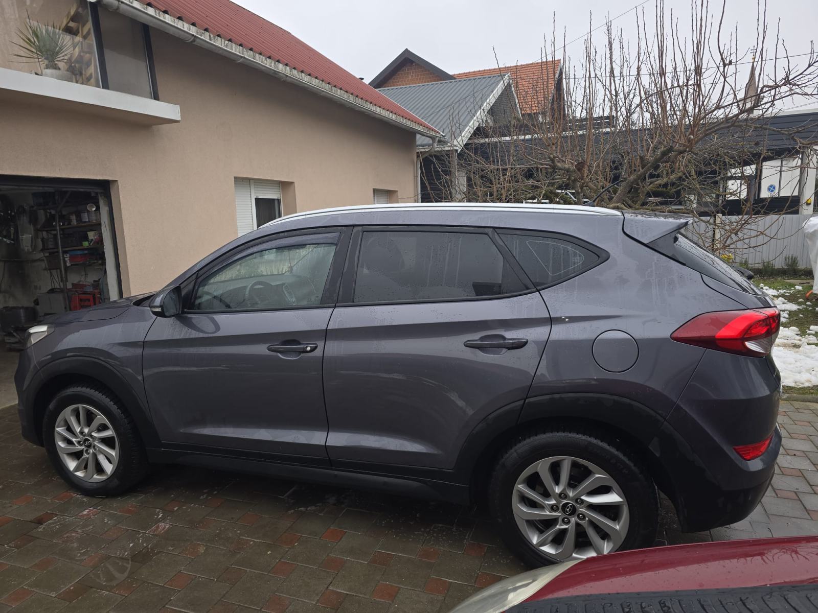 Hyundai Tucson 1.7 CRDi SERVISIRAN ISPRAVAN, fotografija 7