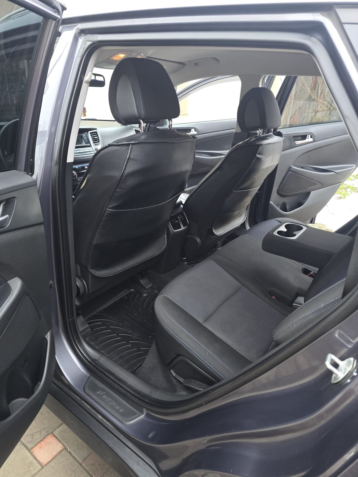 Hyundai Tucson 1.7 CRDi SERVISIRAN ISPRAVAN, fotografija 9