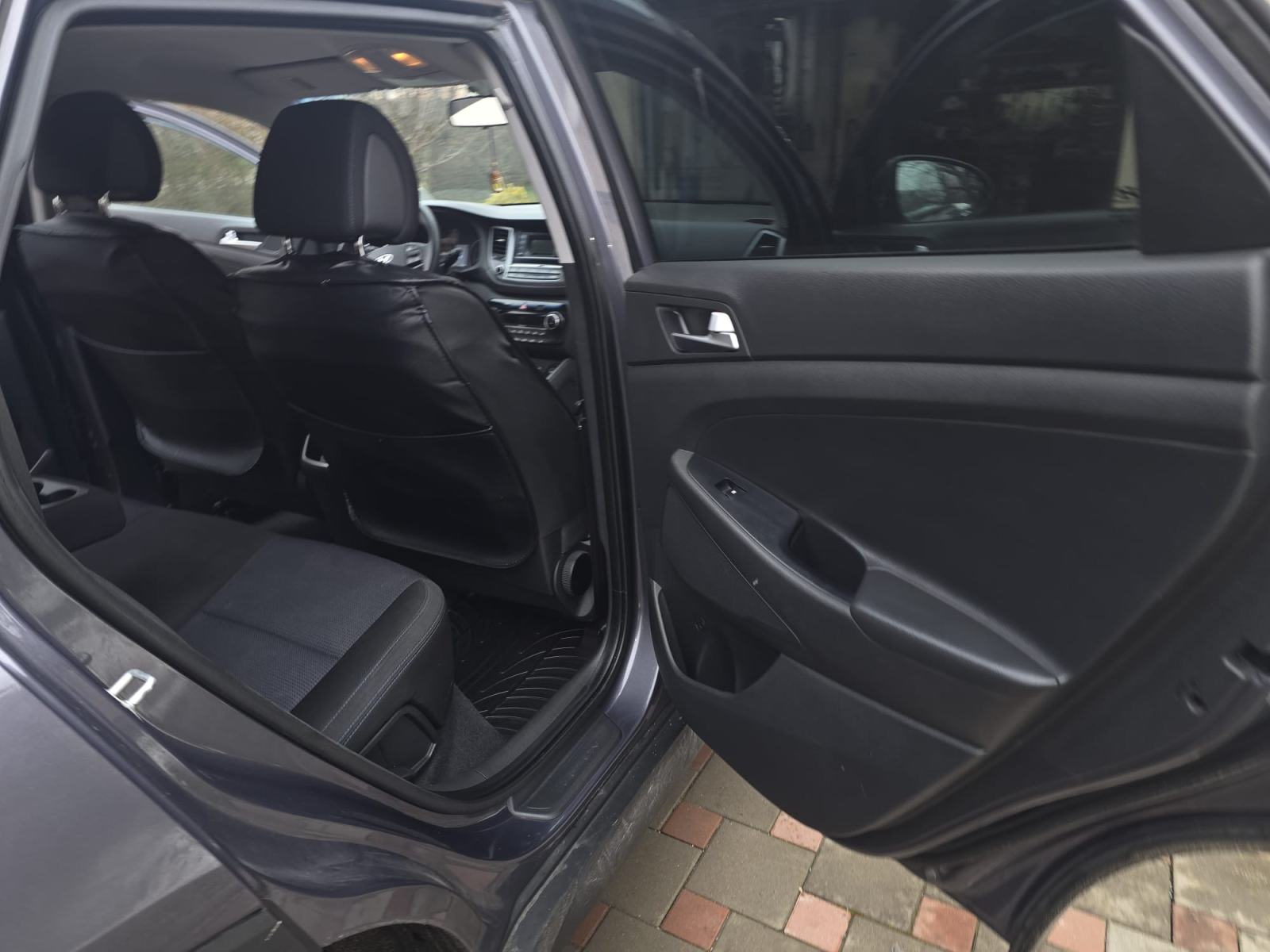 Hyundai Tucson 1.7 CRDi SERVISIRAN ISPRAVAN, fotografija 11