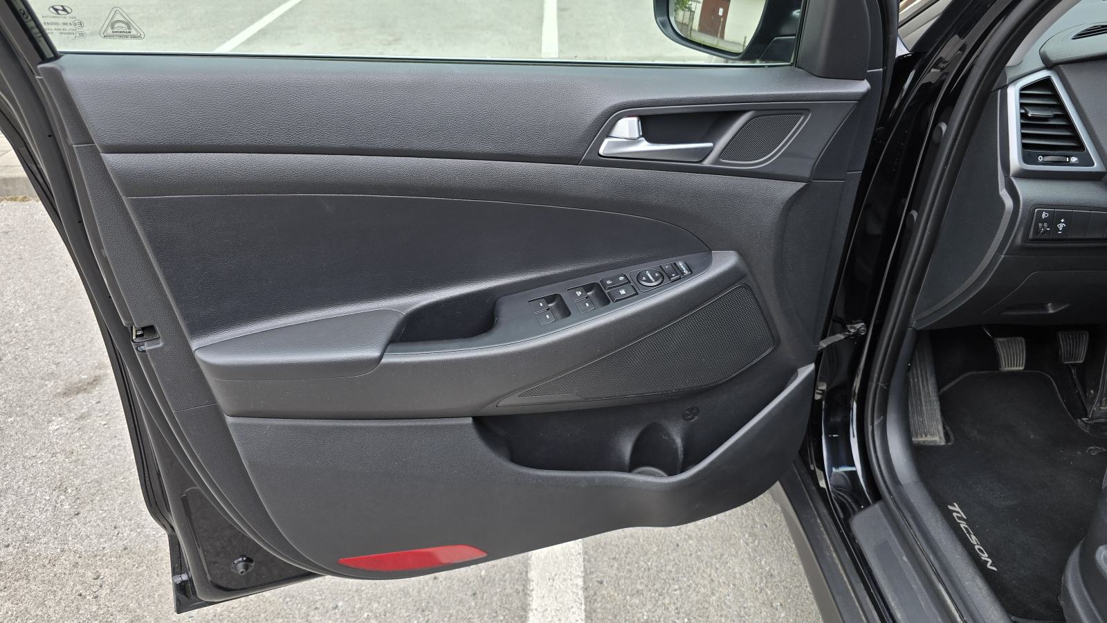 Hyundai Tucson 1.7 CRDi Premium • Panorama • Koža • Navi • Kamera •, fotografija 9