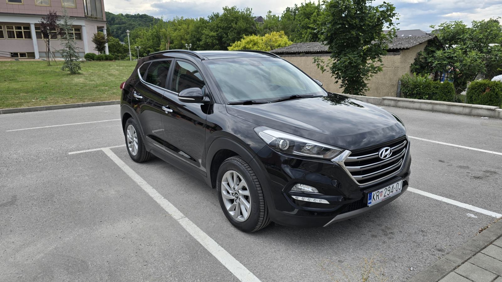 Hyundai Tucson 1.7 CRDi Premium • Panorama • Koža • Navi • Kamera •, fotografija 7