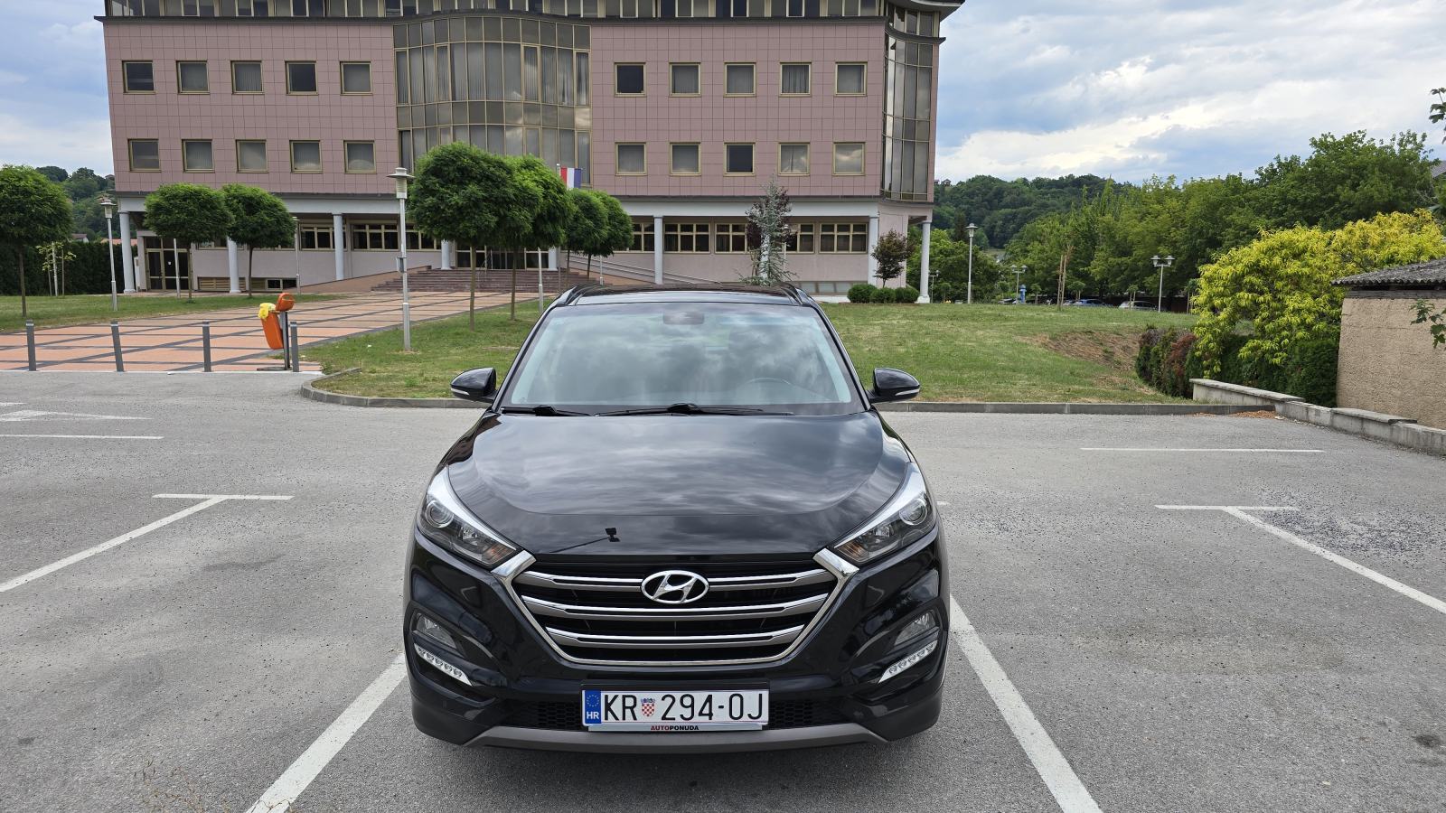 Hyundai Tucson 1.7 CRDi Premium • Panorama • Koža • Navi • Kamera •, fotografija 2