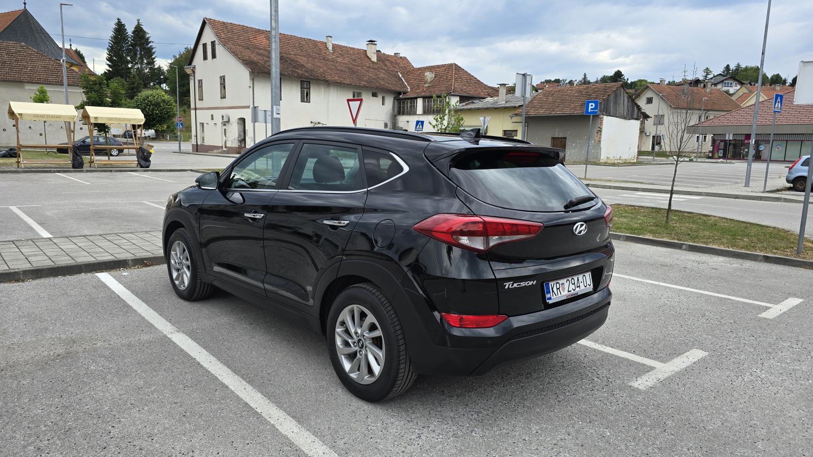 Hyundai Tucson 1.7 CRDi Premium • Panorama • Koža • Navi • Kamera •, fotografija 4