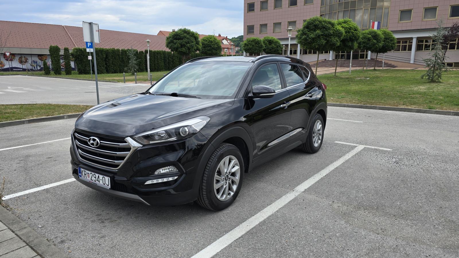 Hyundai Tucson 1.7 CRDi Premium • Panorama • Koža • Navi • Kamera •, fotografija 1