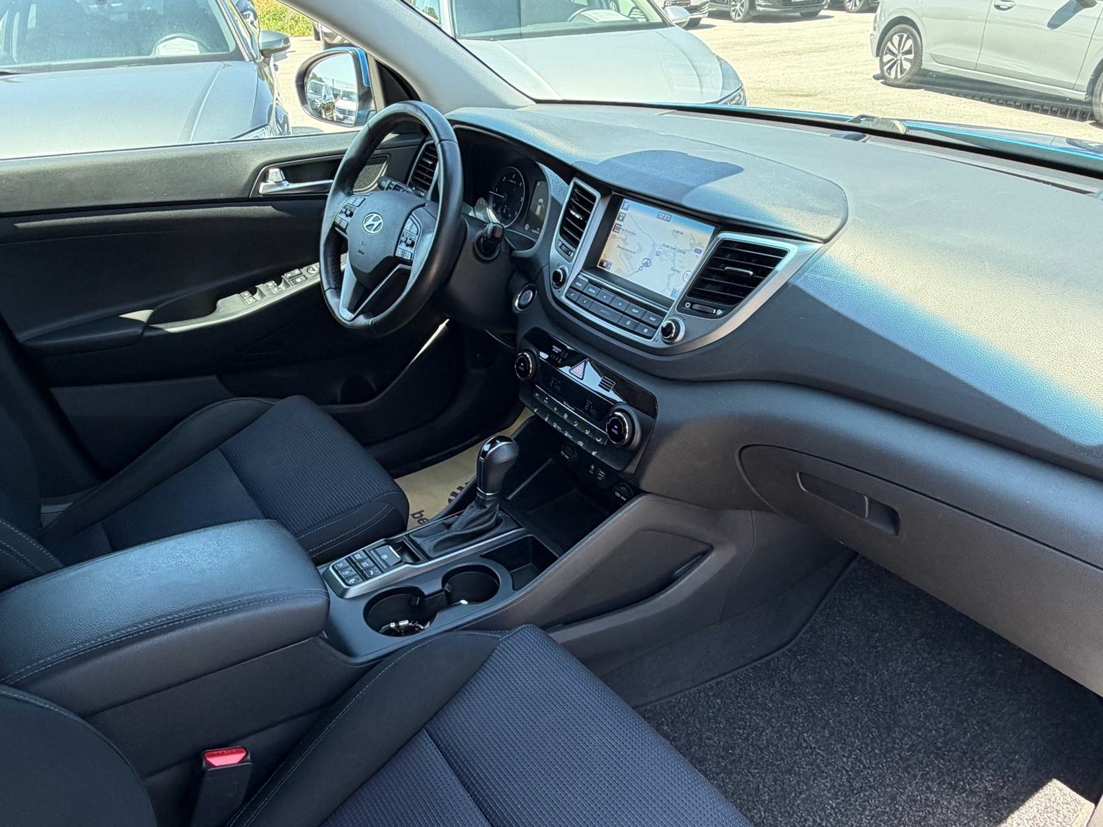 Hyundai Tucson 1.7 CRDi Style *Automatik!* BiXenon Navi Kamera Servisn, fotografija 17