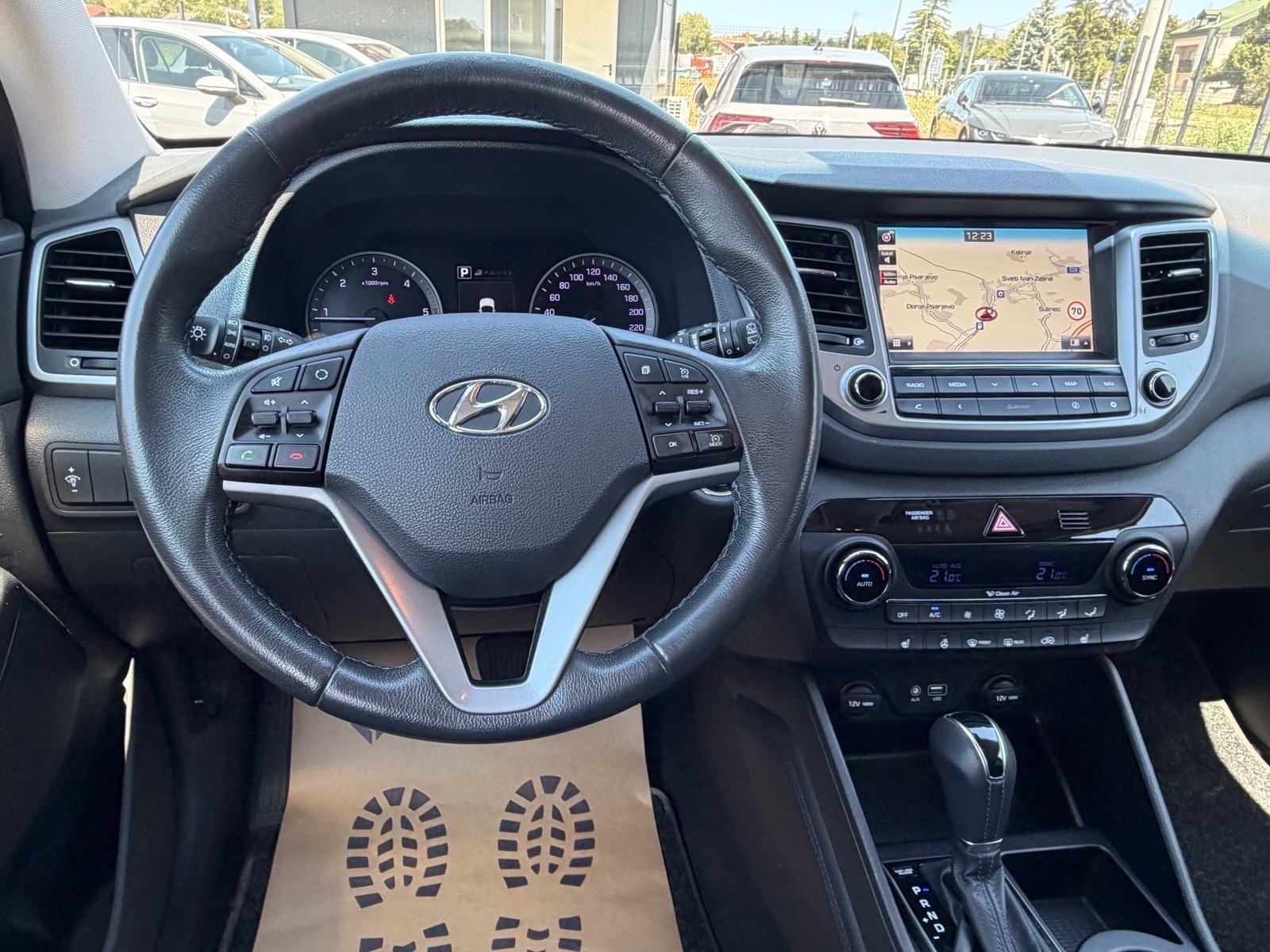 Hyundai Tucson 1.7 CRDi Style *Automatik!* BiXenon Navi Kamera Servisn, fotografija 20