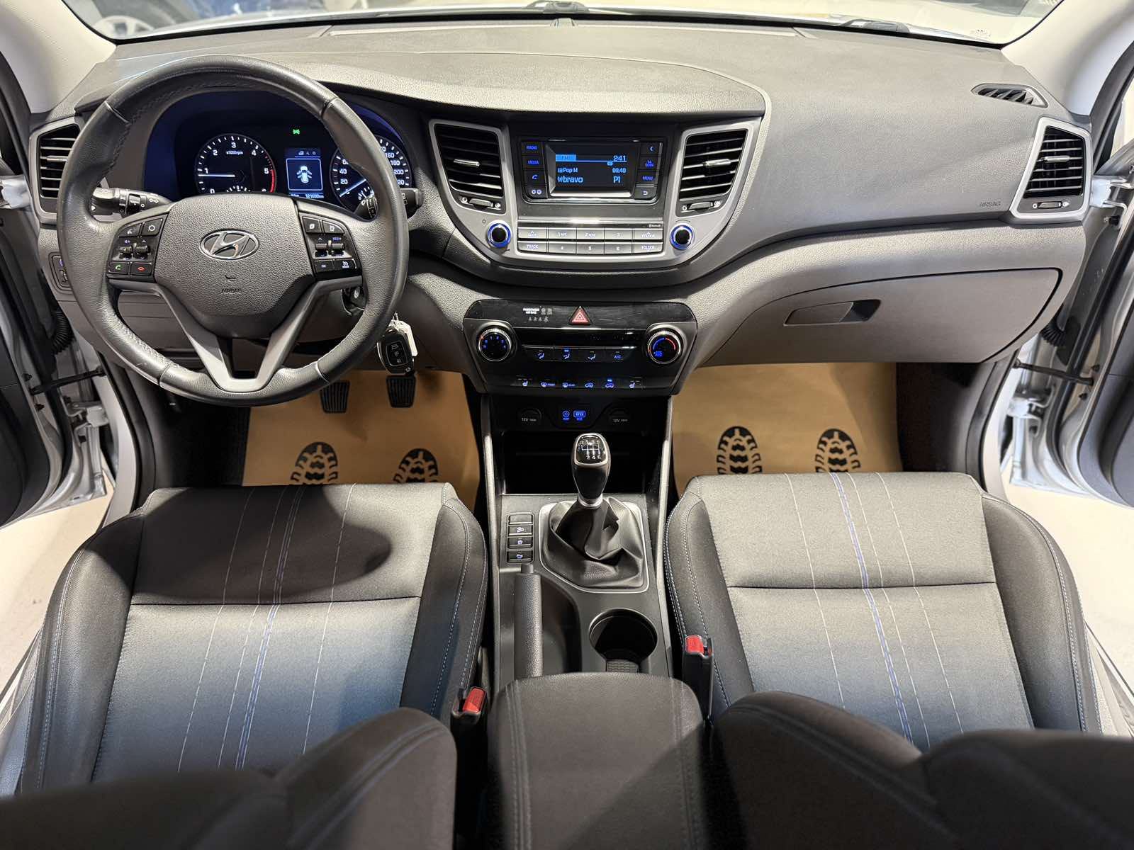 Hyundai Tucson 1,7 CRDi *TEMPOMAT - PDC - 12 MJ JAMSTVO*, fotografija 13
