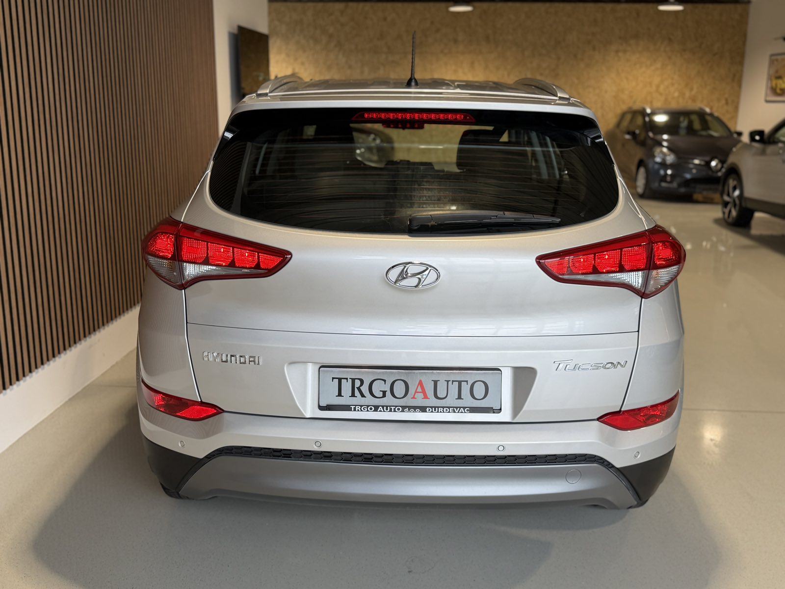 Hyundai Tucson 1,7 CRDi *TEMPOMAT - PDC - 12 MJ JAMSTVO*, fotografija 6