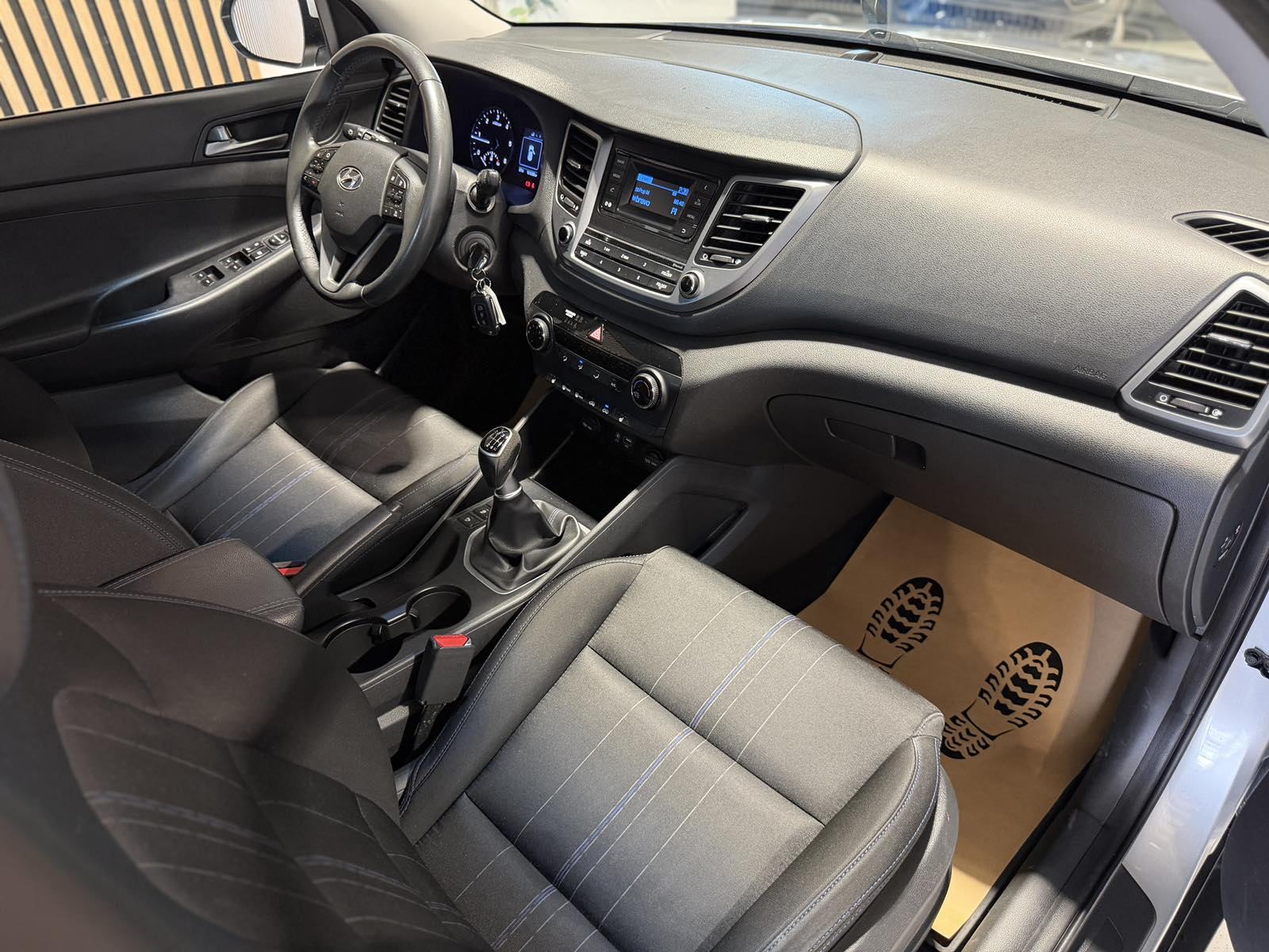 Hyundai Tucson 1,7 CRDi *TEMPOMAT - PDC - 12 MJ JAMSTVO*, fotografija 19