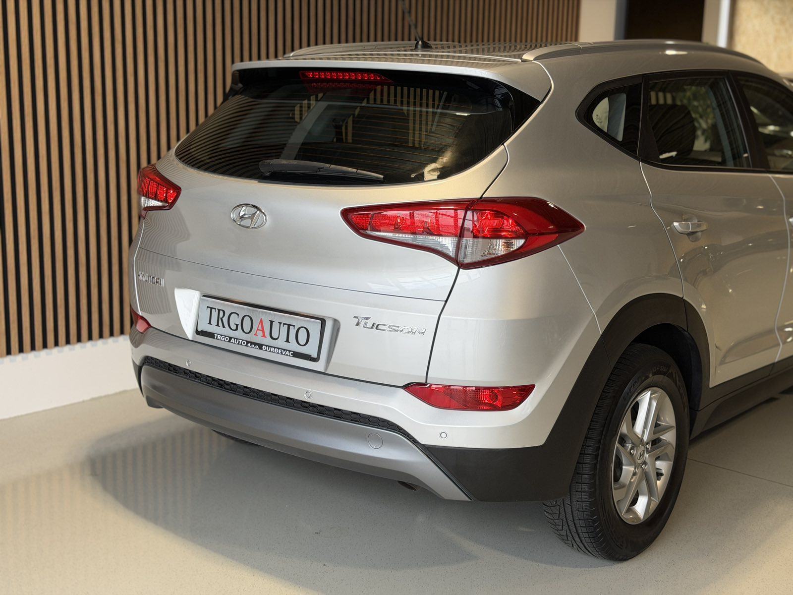 Hyundai Tucson 1,7 CRDi *TEMPOMAT - PDC - 12 MJ JAMSTVO*, fotografija 8