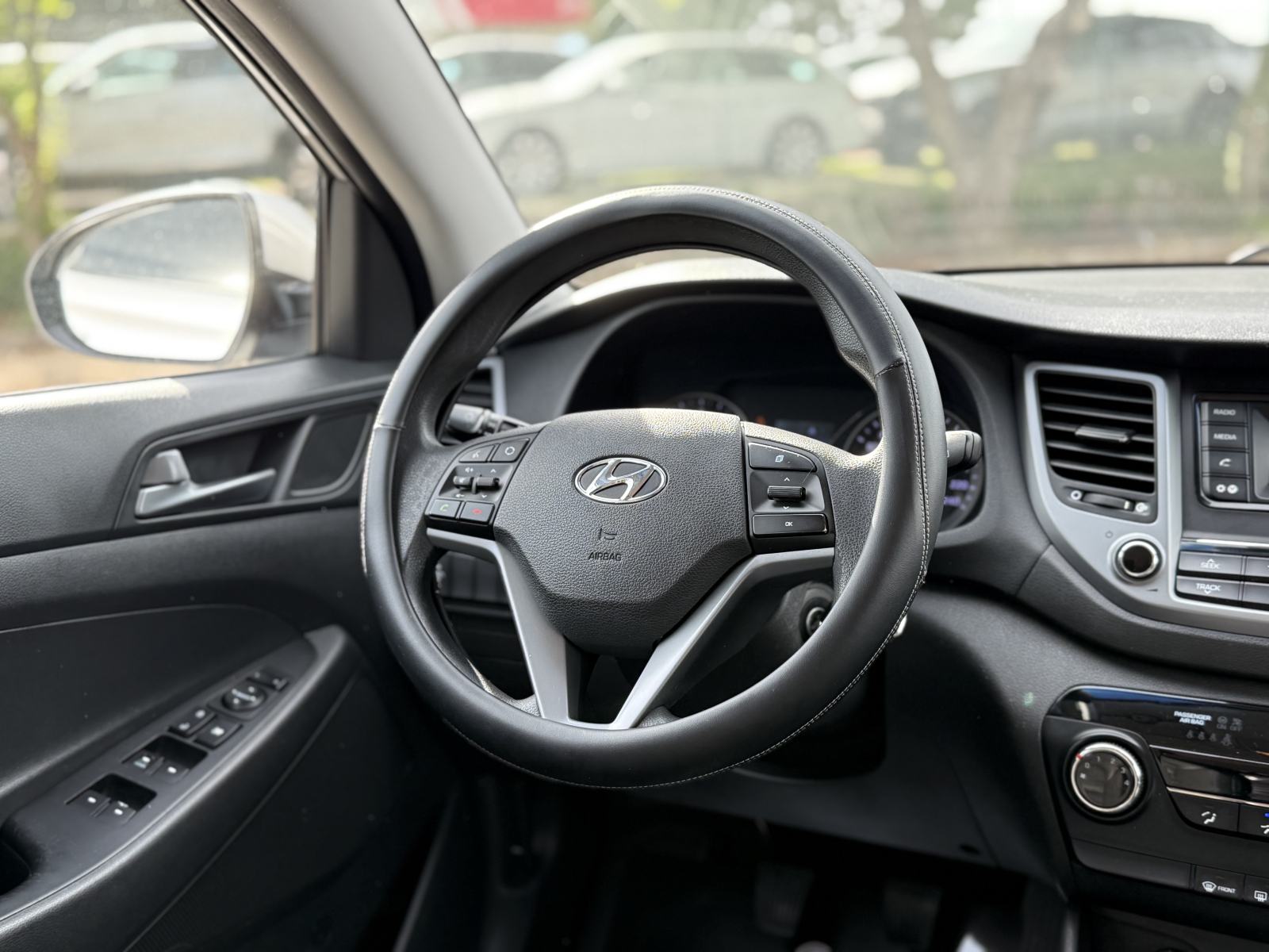 HYUNDAI TUCSON 1.7 CRDi *Urban* 2016. Godina, Servisna, HR Vozilo **, fotografija 18