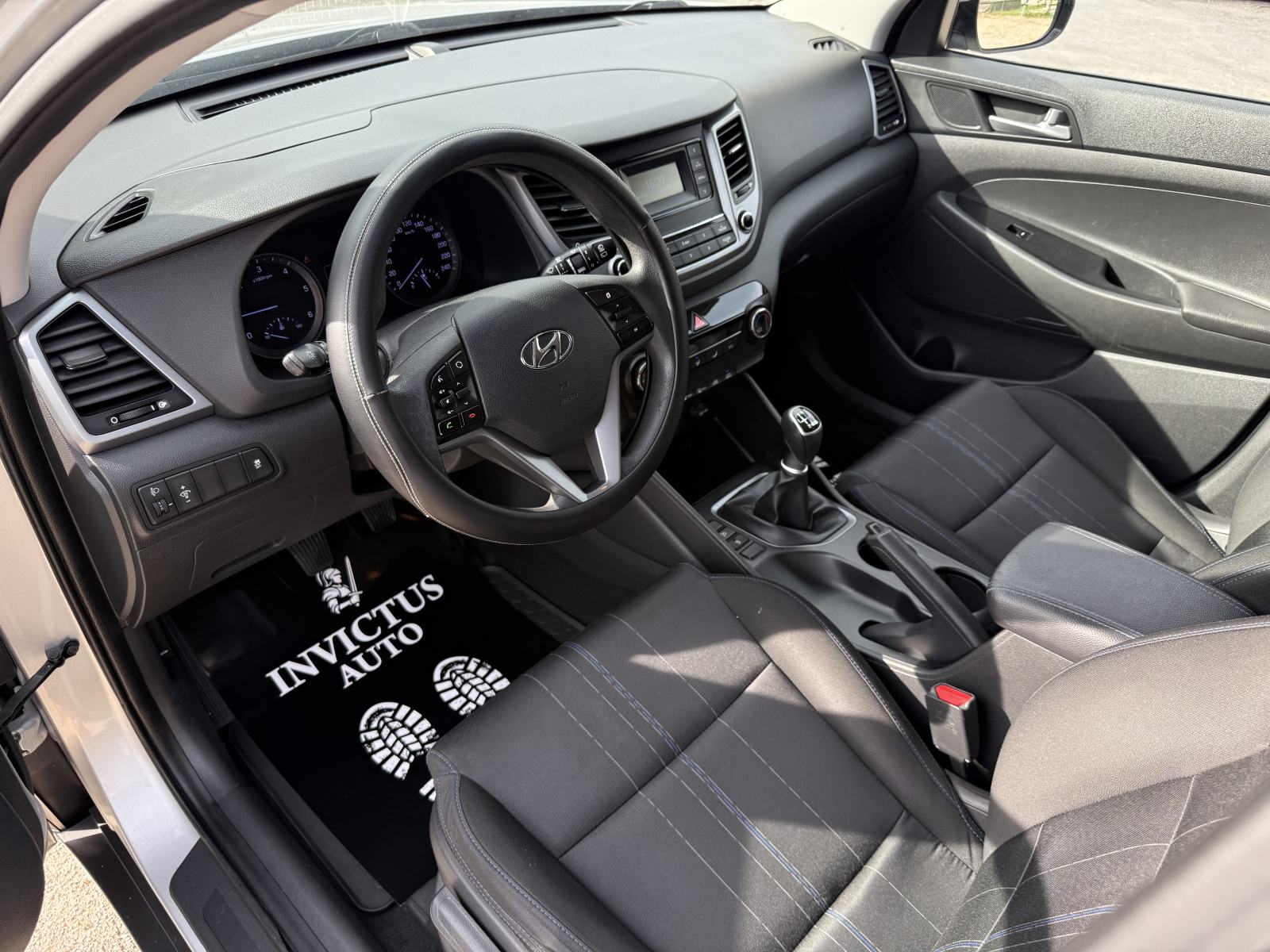 HYUNDAI TUCSON 1.7 CRDi *Urban* 2016. Godina, Servisna, HR Vozilo **, fotografija 8