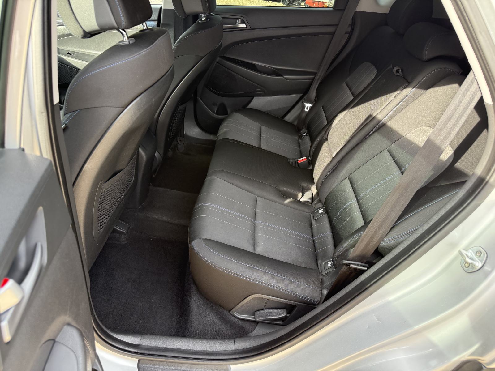 HYUNDAI TUCSON 1.7 CRDi *Urban* 2016. Godina, Servisna, HR Vozilo **, fotografija 15