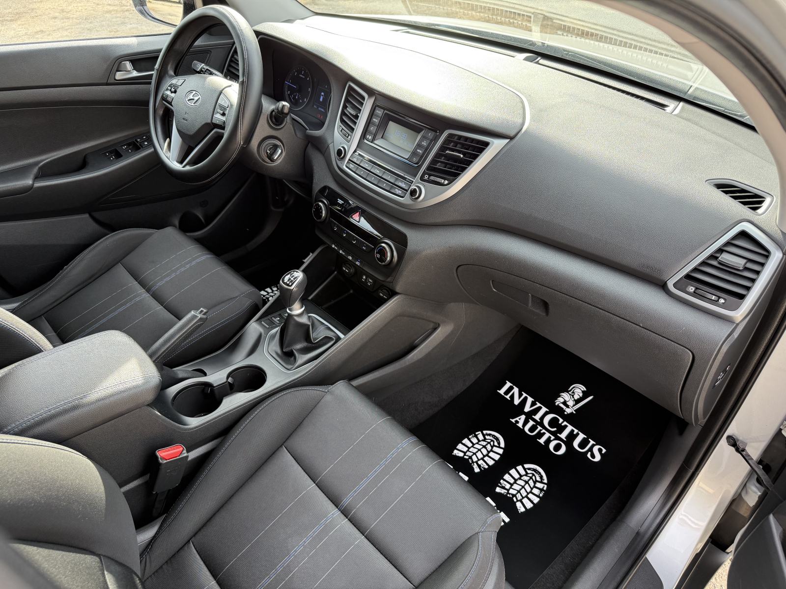 HYUNDAI TUCSON 1.7 CRDi *Urban* 2016. Godina, Servisna, HR Vozilo **, fotografija 12