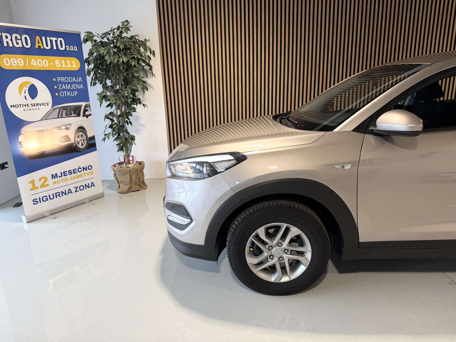 Hyundai Tucson 1,7 CRDi *XENON-TEMPOMAT-ALU- 3.GODINE JAMSTVO*, fotografija 10