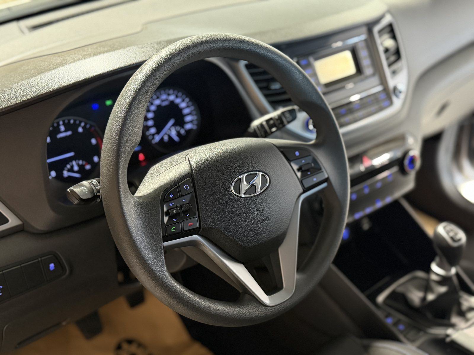 Hyundai Tucson 1,7 CRDi *XENON-TEMPOMAT-ALU- 3.GODINE JAMSTVO*, fotografija 15