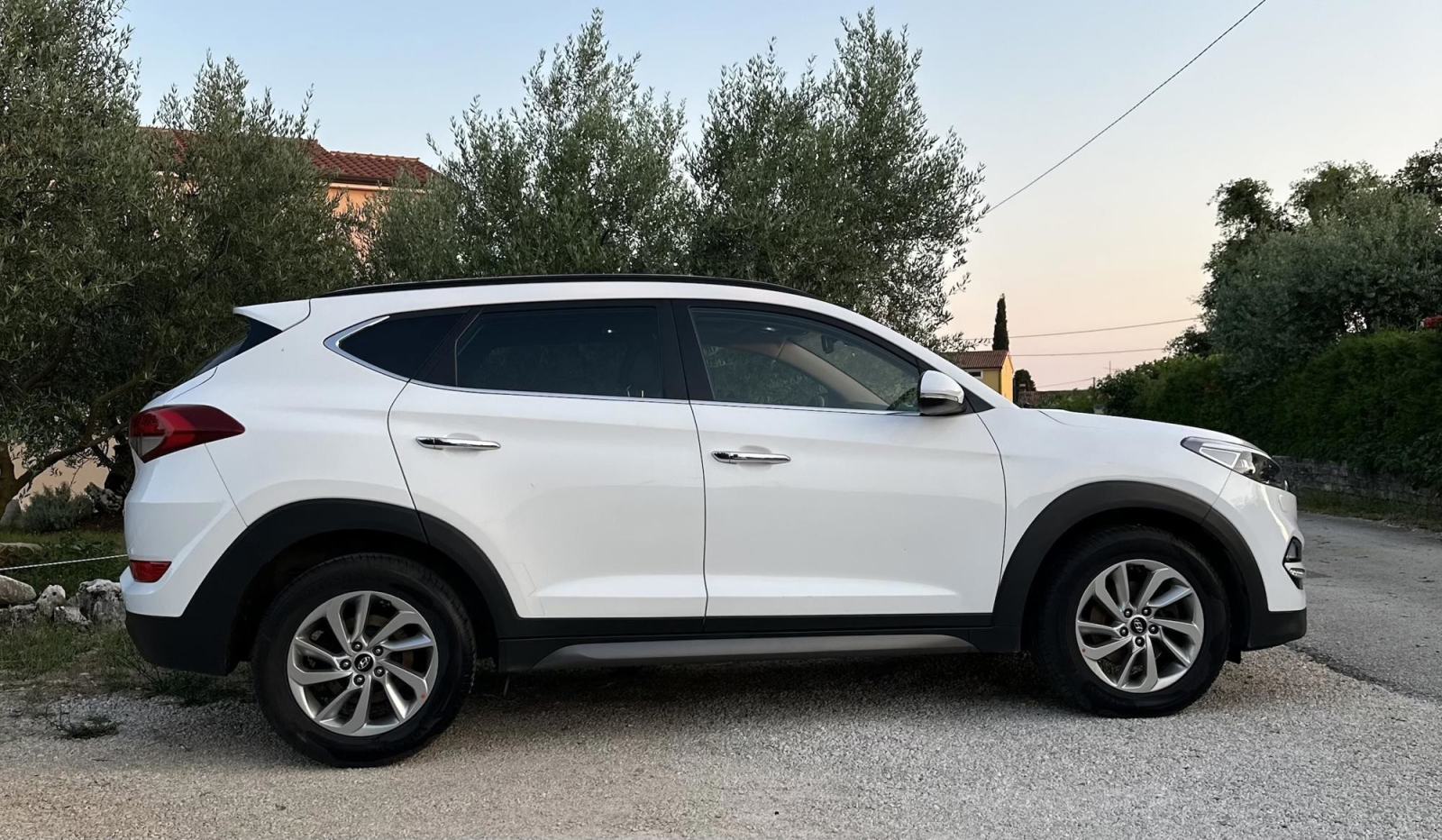 Hyundai Tucson 1.7 CRDi Xpossible | PANORAMA • Reg. 07/2027, fotografija 6