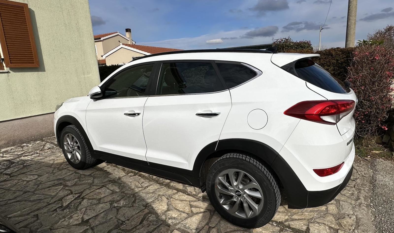 Hyundai Tucson 1.7 CRDi Xpossible | PANORAMA • Reg. 07/2027, fotografija 5