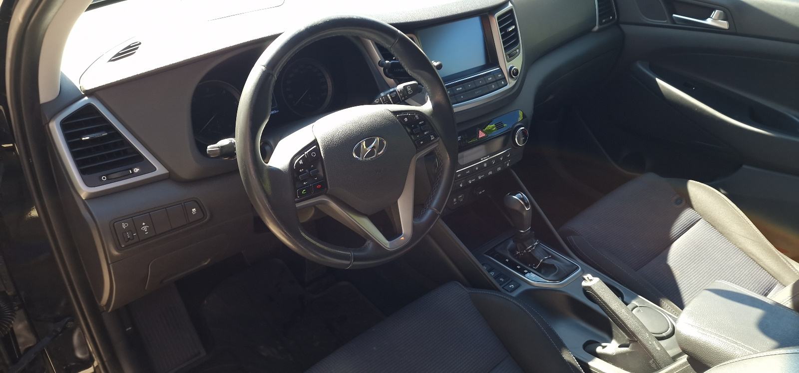 Hyundai Tucson automatik 1.7 CRDi, fotografija 9