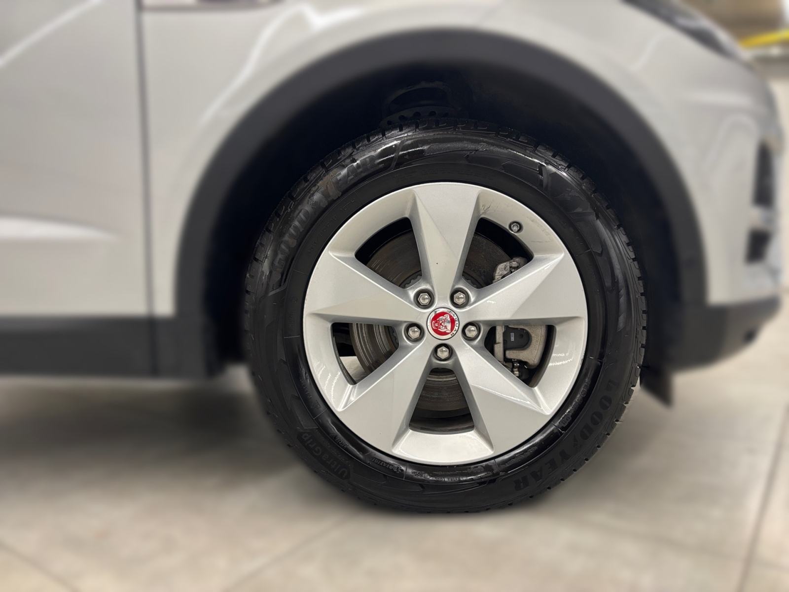 Jaguar E-Pace S 1.5 160 FWD A9 MHEV, fotografija 7