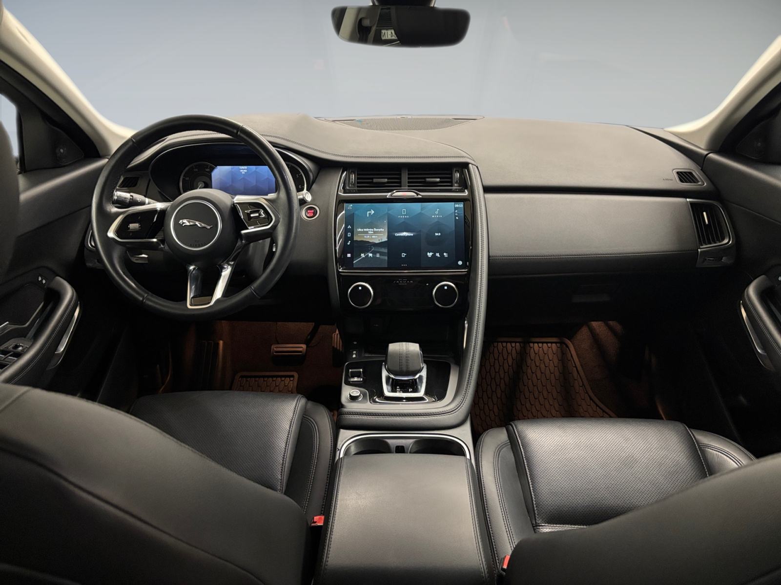 Jaguar E-Pace S 1.5 160 FWD A9 MHEV, fotografija 8