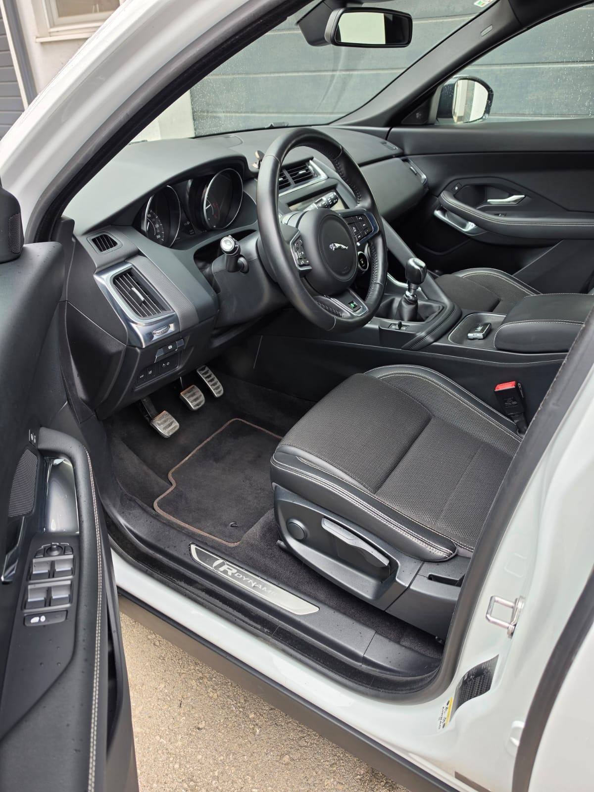 Jaguar E-Pace 150D R-DYNAMIC 2019.God Reg.godinu. Top stanje., fotografija 8