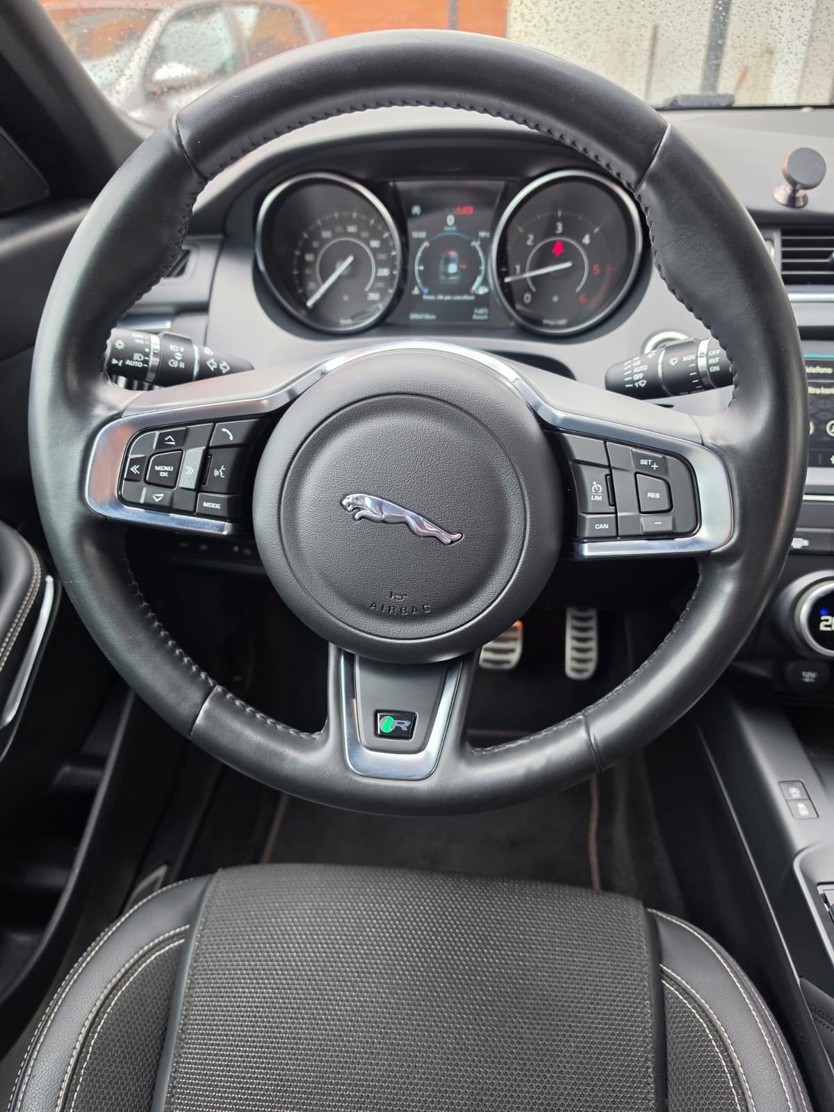 Jaguar E-Pace 150D R-DYNAMIC 2019.God Reg.godinu. Top stanje., fotografija 11