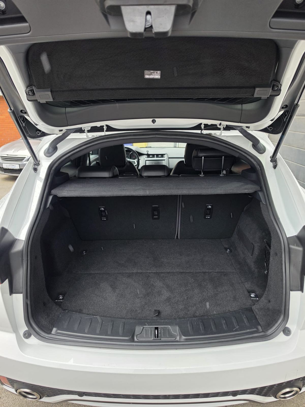 Jaguar E-Pace 150D R-DYNAMIC 2019.God Reg.godinu. Top stanje., fotografija 17