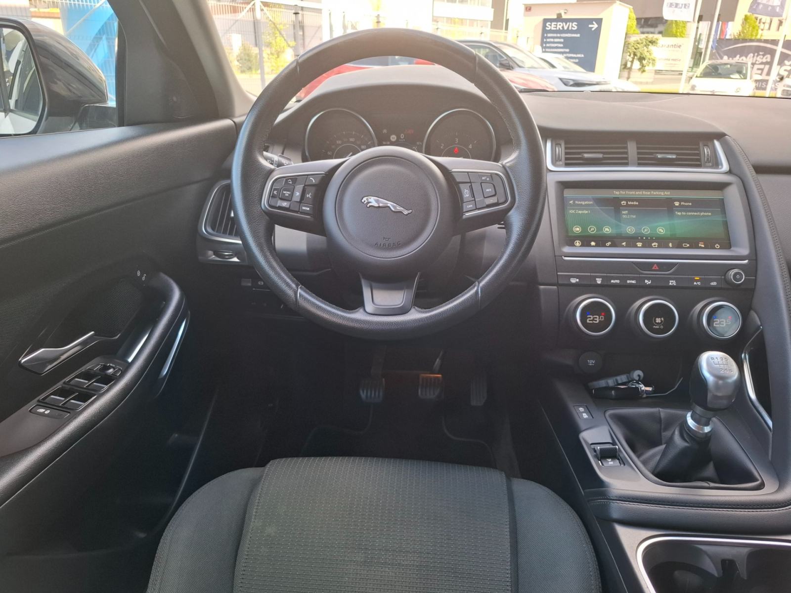 Jaguar E-Pace 2.0 150D TD4 FWD + POTRJENA SERVISNA KNJIGA, fotografija 10